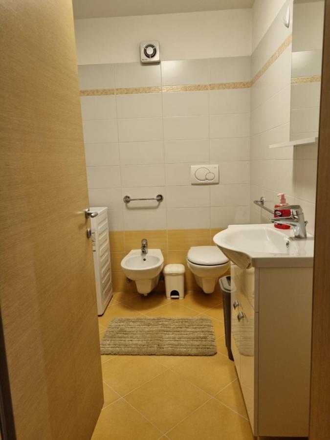 Night And Day Apartment Предацо Екстериор снимка
