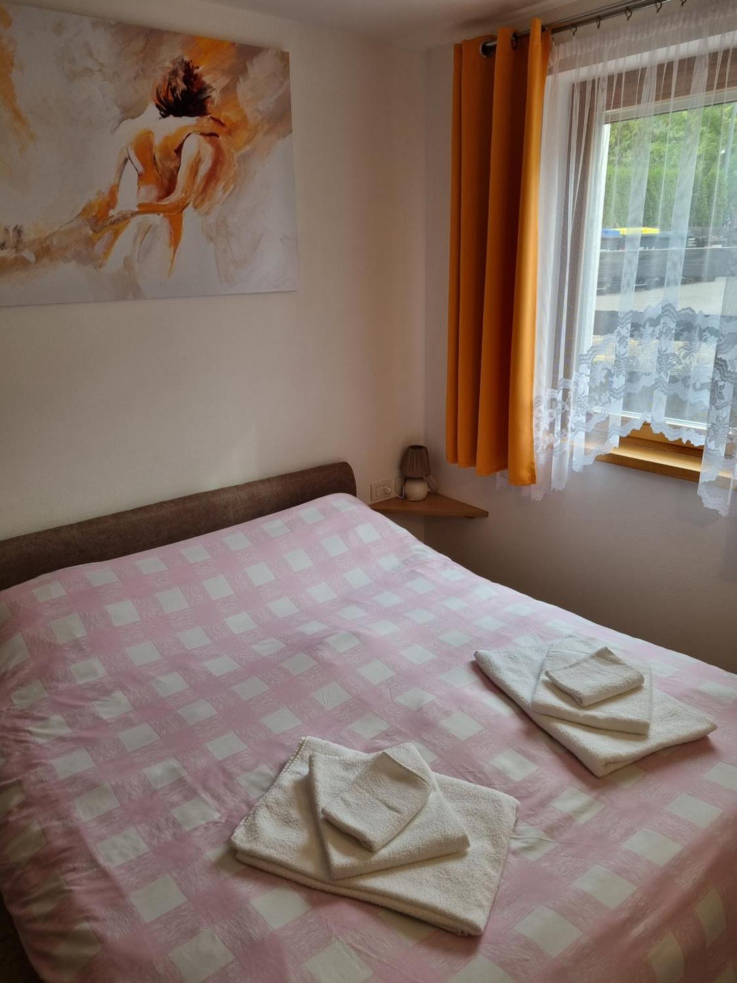 Night And Day Apartment Предацо Екстериор снимка