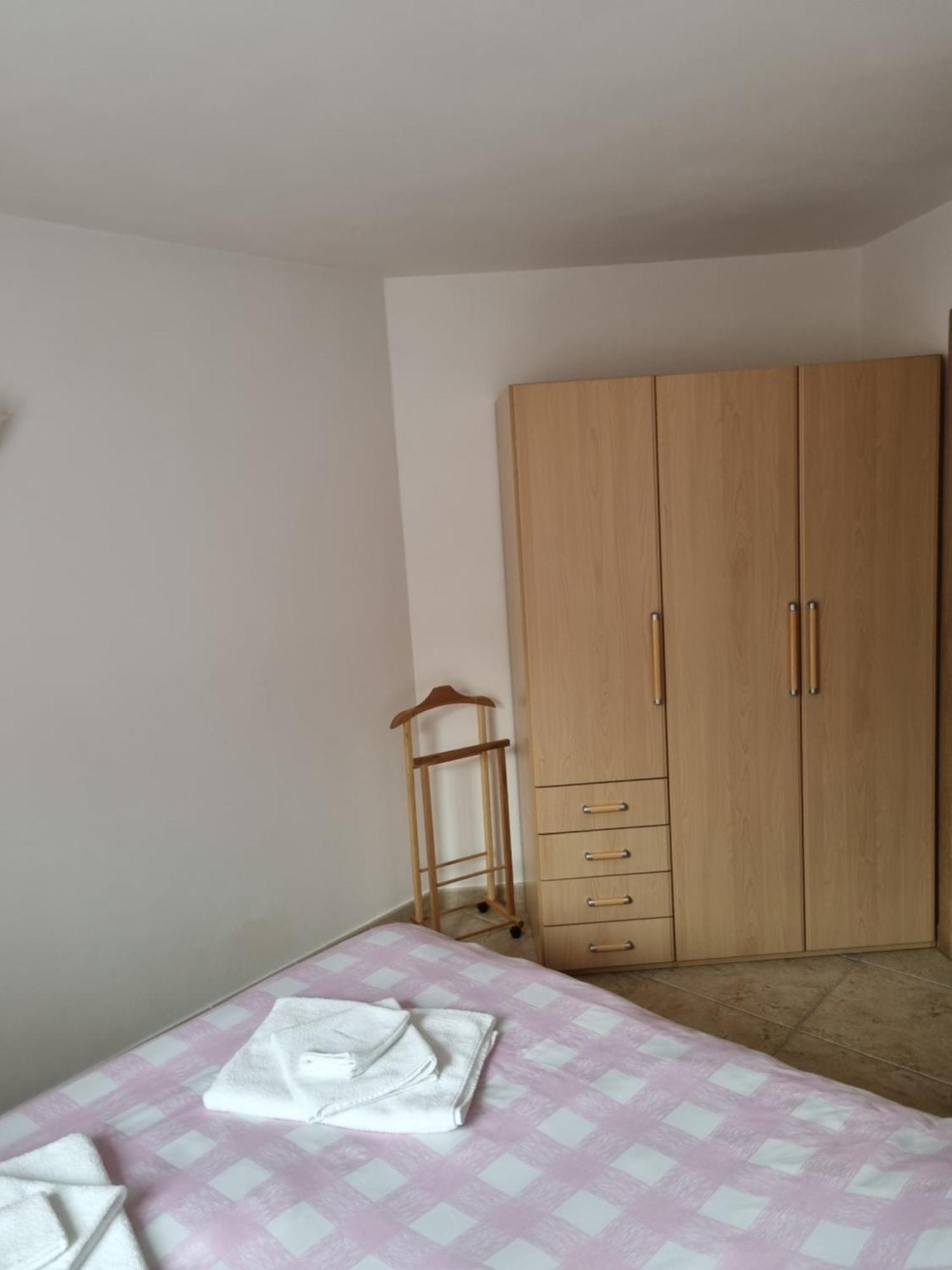 Night And Day Apartment Предацо Екстериор снимка