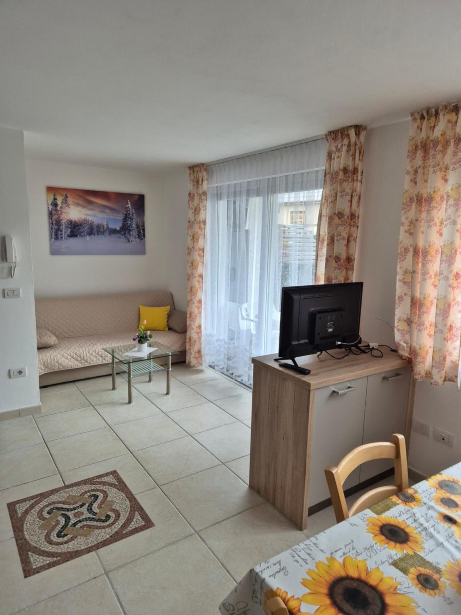 Night And Day Apartment Предацо Екстериор снимка